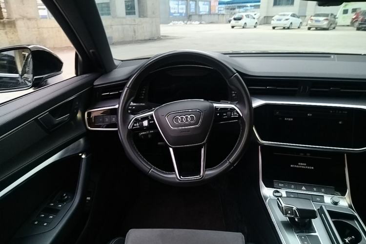 Used Audi A6L 2022 40 TFSI Luxury Dynamic Model Steering Wheel