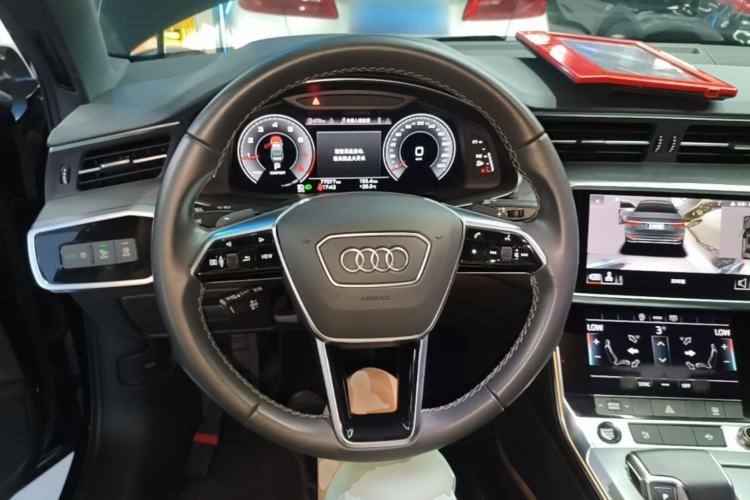 Used Audi A6L 2022 40 TFSI Luxury Dynamic Model Steering Wheel