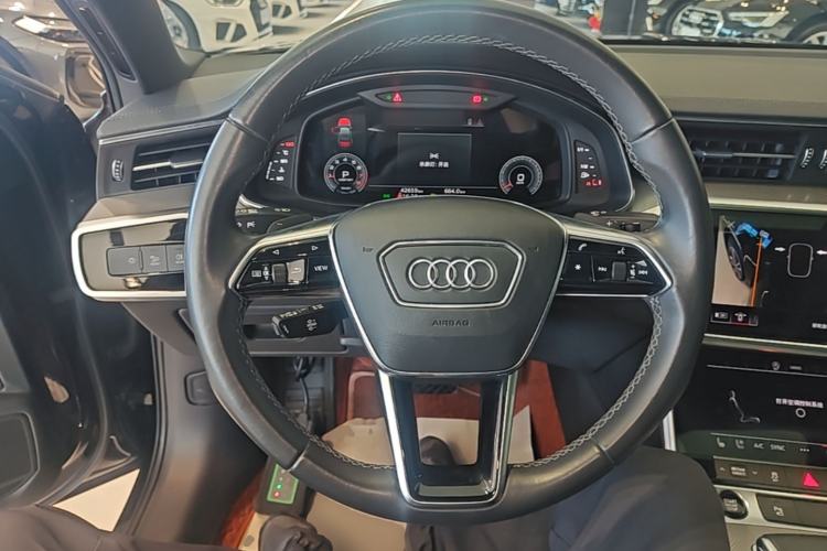 Used Audi A6L 2022 40 TFSI Luxury Dynamic Model Steering Wheel