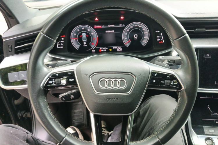 Used Audi A6L 2022 40 TFSI Luxury Dynamic Model Steering Wheel