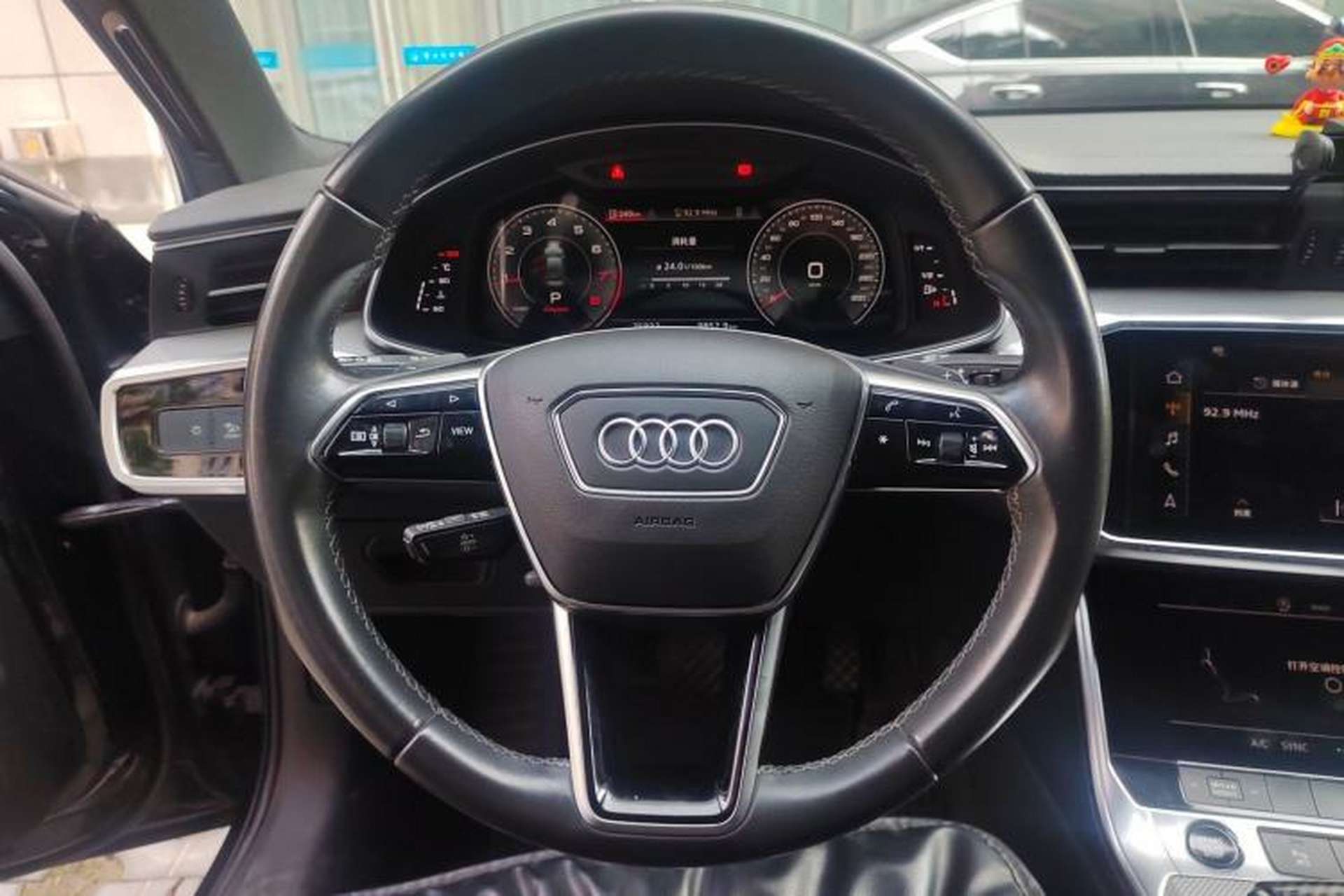 Used Audi A6L 2022 40 TFSI Luxury Dynamic Model Steering Wheel
