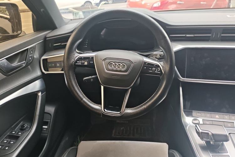 Used Audi A6L 2022 40 TFSI Luxury Dynamic Model Steering Wheel
