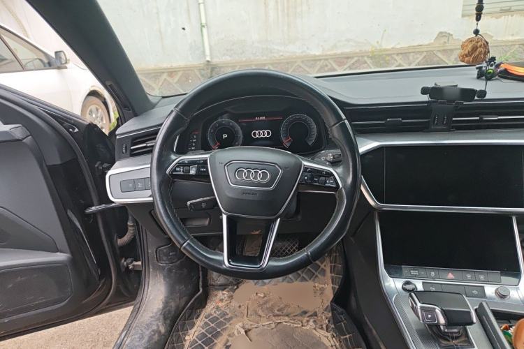 Used Audi A6L 2022 40 TFSI Luxury Dynamic Model Steering Wheel