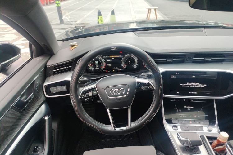 Used Audi A6L 2022 40 TFSI Luxury Dynamic Model Steering Wheel