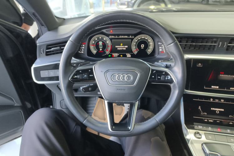 Used Audi A6L 2022 40 TFSI Luxury Dynamic Model Steering Wheel