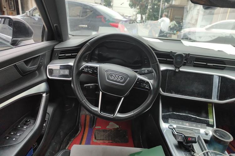 Used Audi A6L 2022 40 TFSI Luxury Dynamic Model Steering Wheel