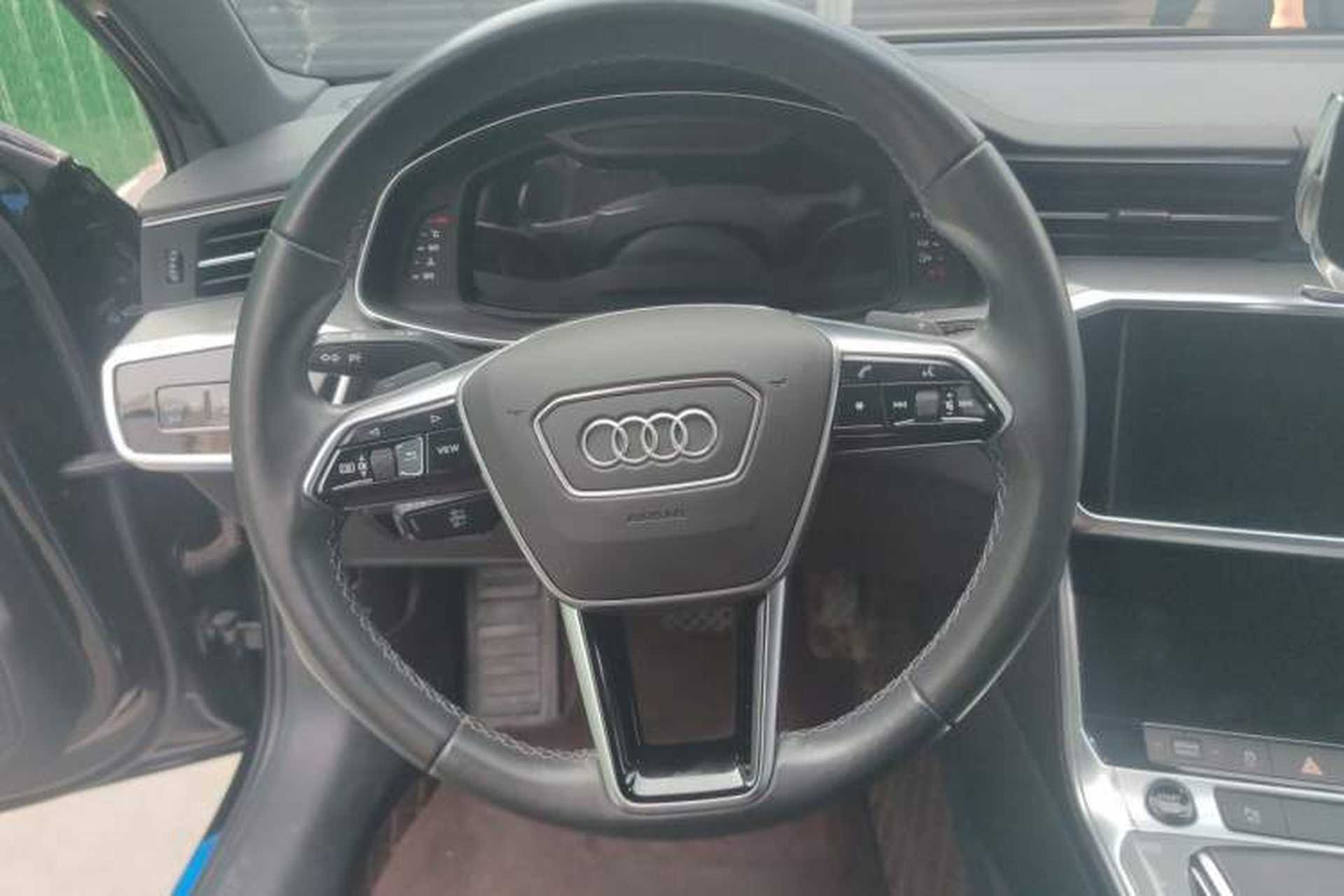 Used Audi A6L 2022 40 TFSI Luxury Dynamic Model Steering Wheel