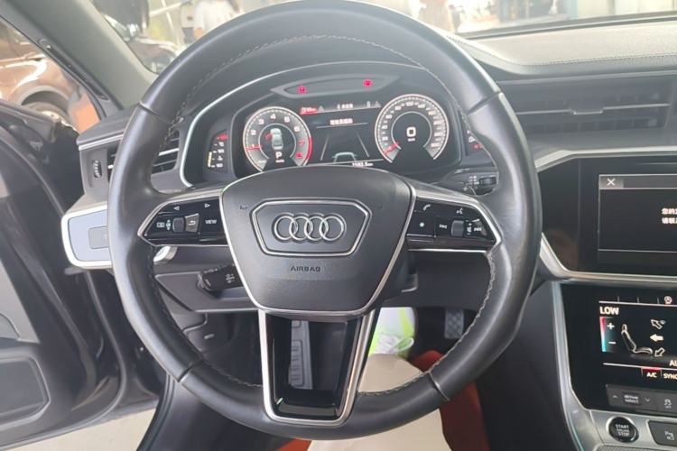 Used Audi A6L 2022 40 TFSI Luxury Dynamic Model Steering Wheel