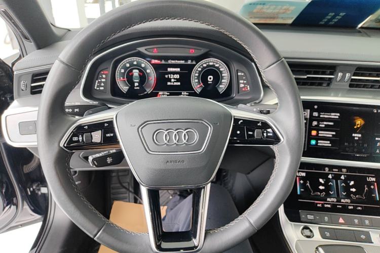 Used Audi A6L 2022 40 TFSI Luxury Dynamic Model Steering Wheel
