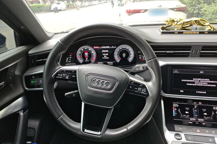 Used Audi A6L 2022 40 TFSI Luxury Dynamic Model Steering Wheel