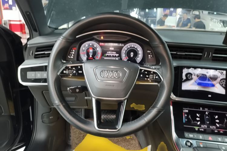 Used Audi A6L 2022 40 TFSI Luxury Dynamic Model Steering Wheel