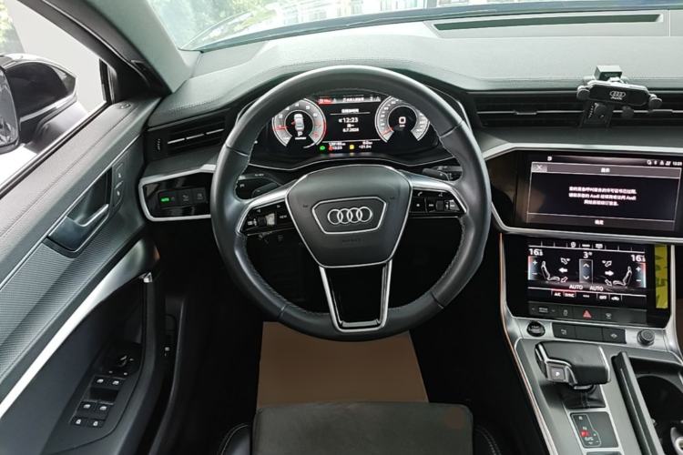 Used Audi A6L 2022 40 TFSI Luxury Dynamic Model Steering Wheel