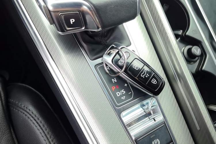 Used Audi A6L 2022 45 TFSI Prestige Elegant Edition Vehicle Key