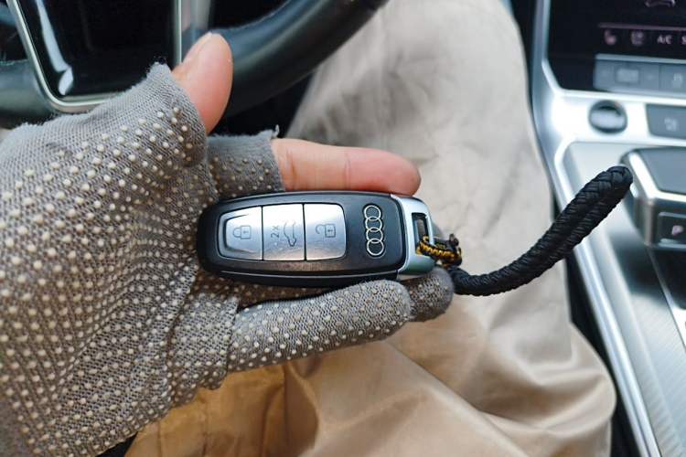 Used Audi A6L 2022 45 TFSI Prestige Elegant Edition Vehicle Key
