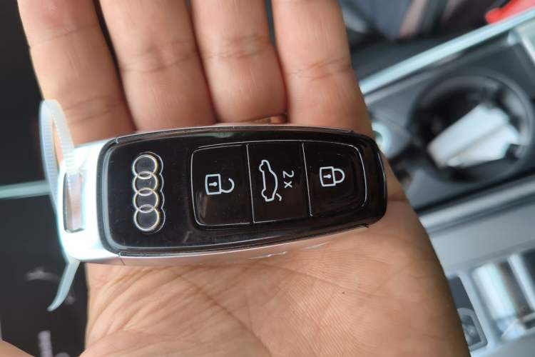 Used Audi A6L 2022 40 TFSI Luxury Prestige Edition Vehicle Key