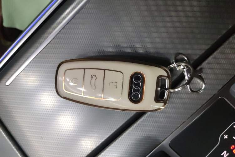Used Audi A6L 2022 45 TFSI Prestige Elegant Edition Vehicle Key
