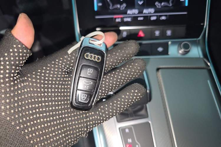 Used Audi A6L 2022 40 TFSI Luxury Prestige Edition Vehicle Key
