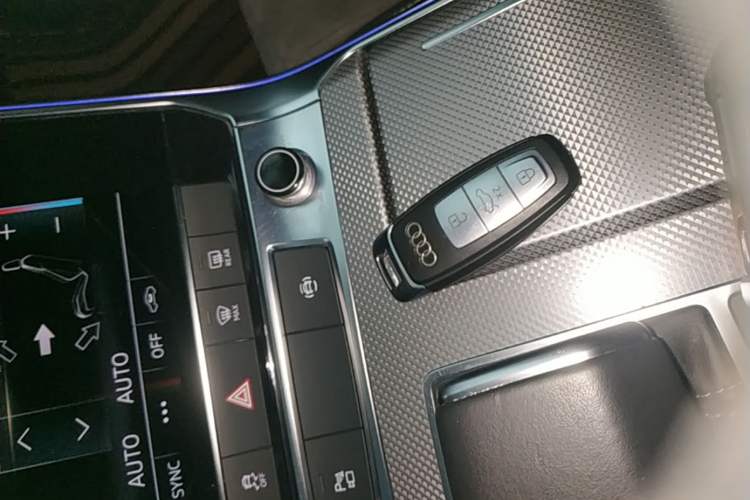 Used Audi A6L 2022 40 TFSI Luxury Dynamic Model Vehicle Key