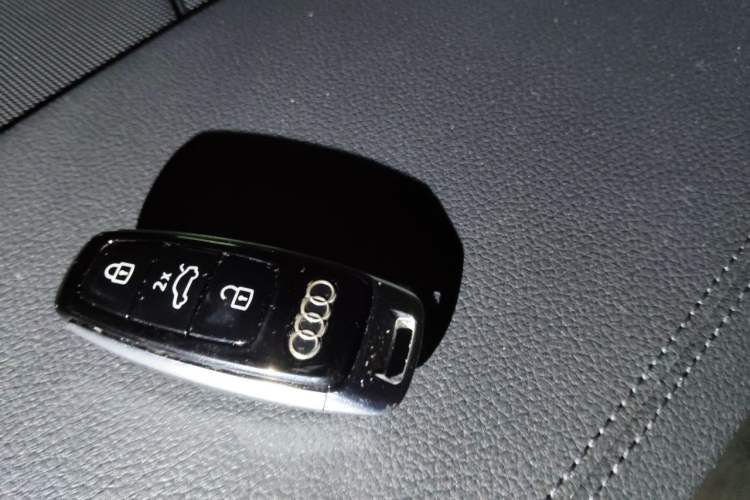 Used Audi A6L 2022 45 TFSI Prestige Elegant Edition Vehicle Key