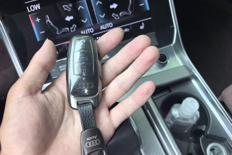Used Audi A6L 2022 45 TFSI Prestige Elegant Edition Vehicle Key