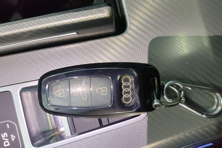 Used Audi A6L 2022 45 TFSI Prestige Elegant Edition Vehicle Key