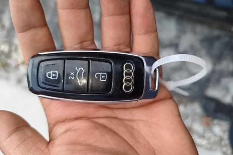 Used Audi A6L 2022 45 TFSI Prestige Elegant Edition Vehicle Key