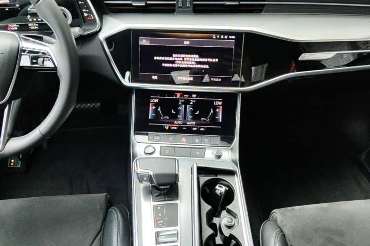 Used Audi A6L 2022 45 TFSI Prestige Dynamic Edition Audio And AC Panel