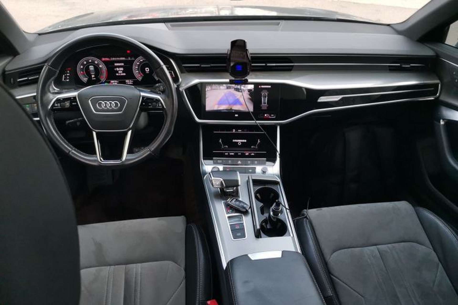 Used Audi A6L 2022 40 TFSI Luxury Dynamic Model Center Console