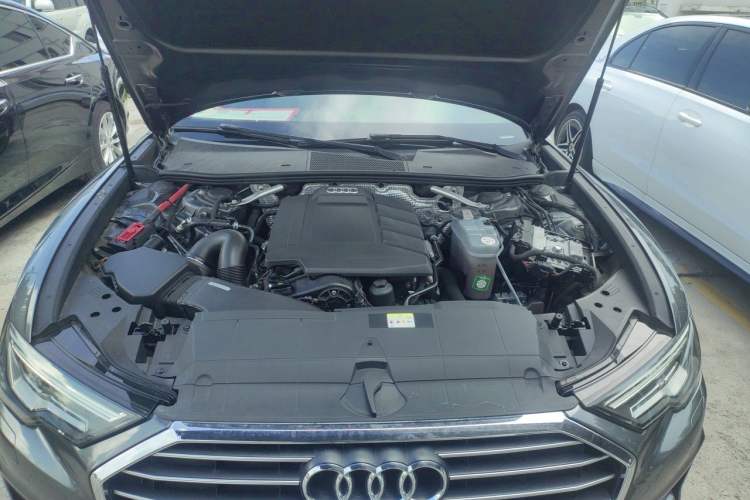 Used Audi A6L 2022 40 TFSI Luxury Dynamic Model Engine Bay