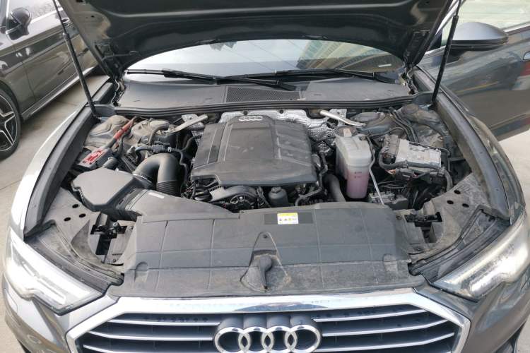 Used Audi A6L 2022 40 TFSI Luxury Dynamic Model Engine Bay