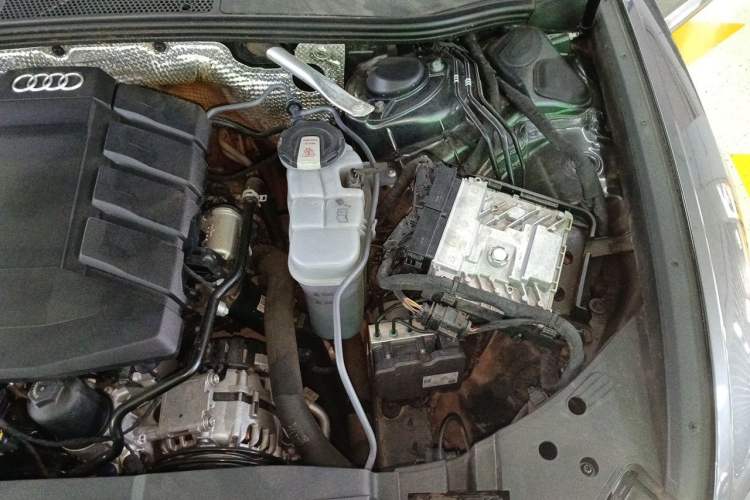 Used Audi A6L 2022 45 TFSI Prestige Dynamic Edition Engine Bay Left