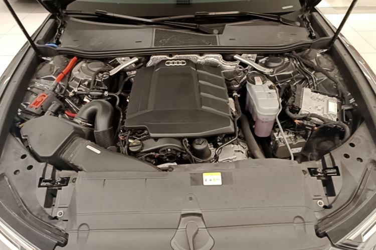 Used Audi A6L 2022 40 TFSI Luxury Dynamic Model Engine Bay