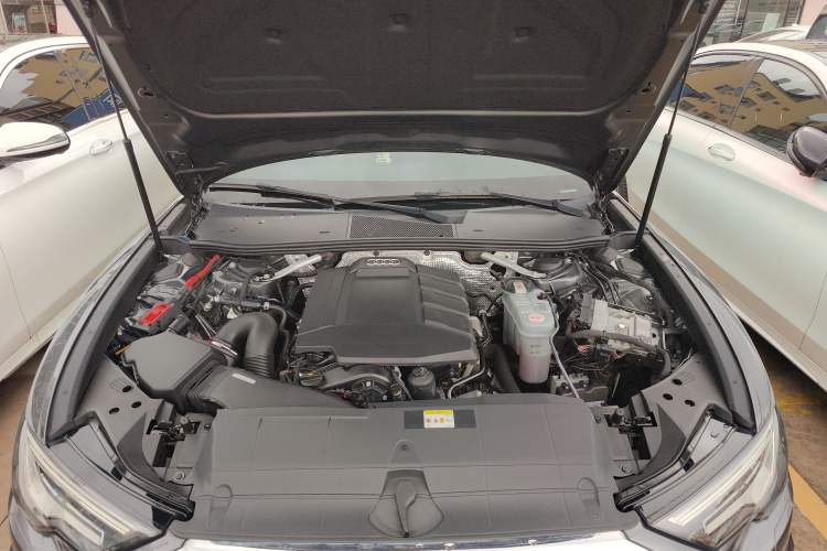 Used Audi A6L 2022 40 TFSI Luxury Dynamic Model Engine Bay