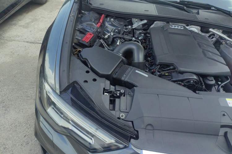 Used Audi A6L 2022 40 TFSI Luxury Dynamic Model Engine Bay Right