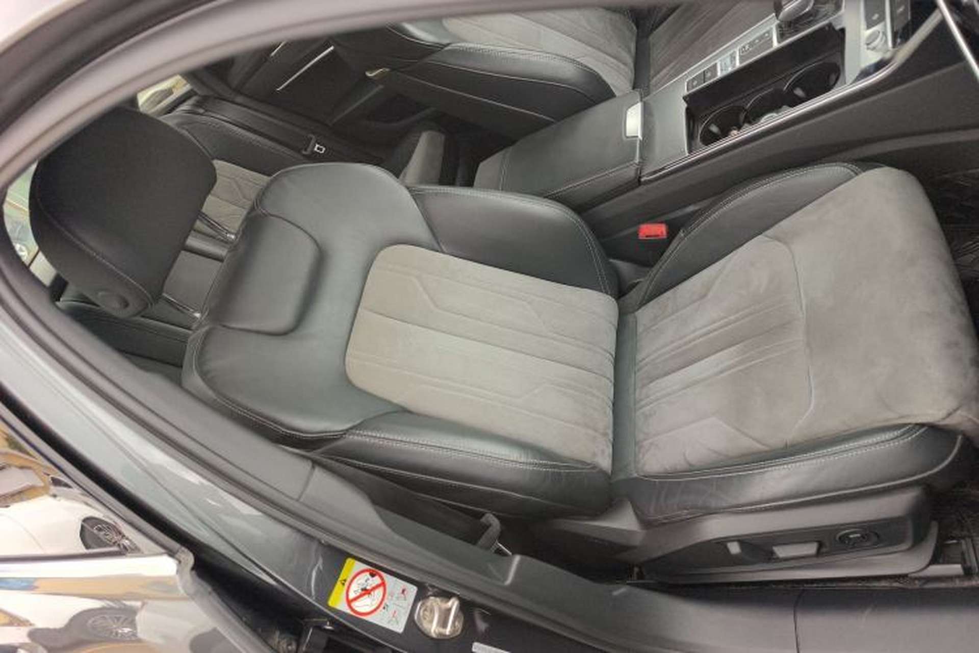 Used Audi A6L 2022 40 TFSI Luxury Dynamic Model Left Front Seat