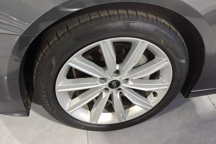 Used Audi A6L 2022 45 TFSI Prestige Dynamic Edition Left Front Wheel Hub