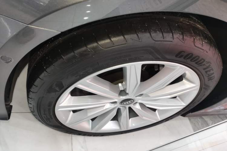 Used Audi A6L 2022 45 TFSI Prestige Dynamic Edition Left Front Wheel Hub
