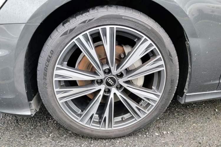 Used Audi A6L 2022 45 TFSI Prestige Dynamic Edition Left Front Wheel Hub