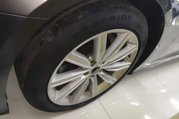 Used Audi A6L 2022 45 TFSI Prestige Dynamic Edition Left Front Wheel Hub