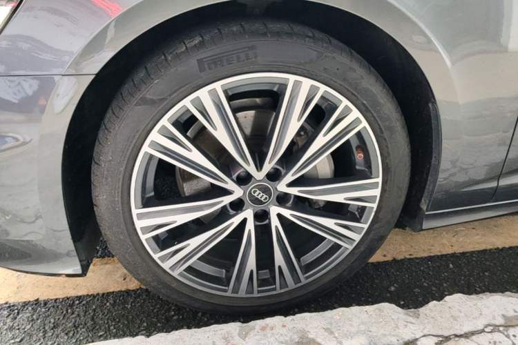 Used Audi A6L 2022 45 TFSI Prestige Dynamic Edition Left Front Wheel Hub