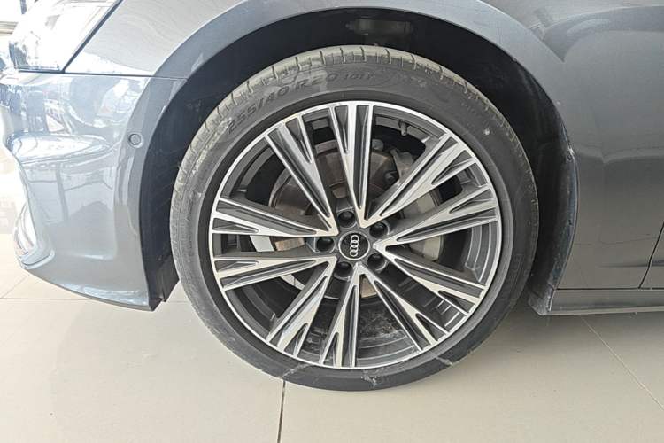 Used Audi A6L 2022 45 TFSI quattro Prestige Dynamic Edition Left Front Wheel Hub