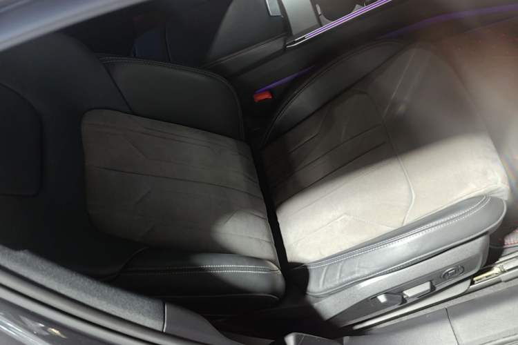 Used Audi A6L 2022 45 TFSI Prestige Dynamic Edition Right Front Seat