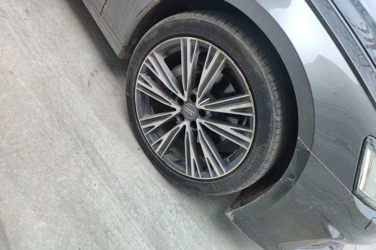 Used Audi A6L 2022 45 TFSI quattro Prestige Elegant Edition Right Front Wheel Hub
