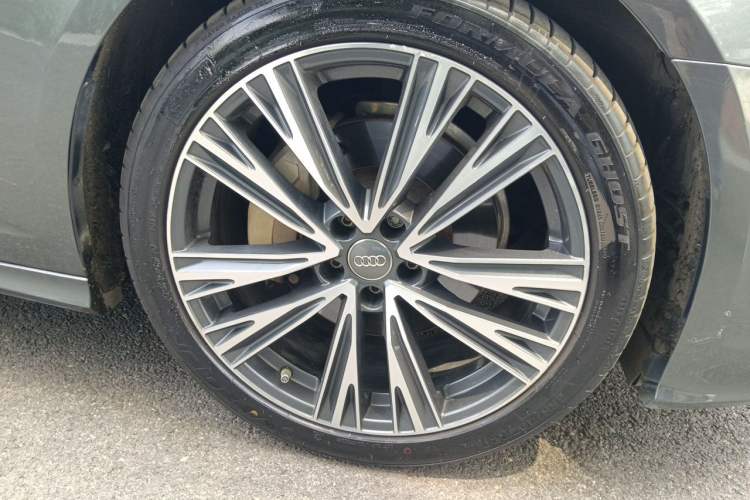 Used Audi A6L 2022 45 TFSI Prestige Dynamic Edition Right Front Wheel Hub