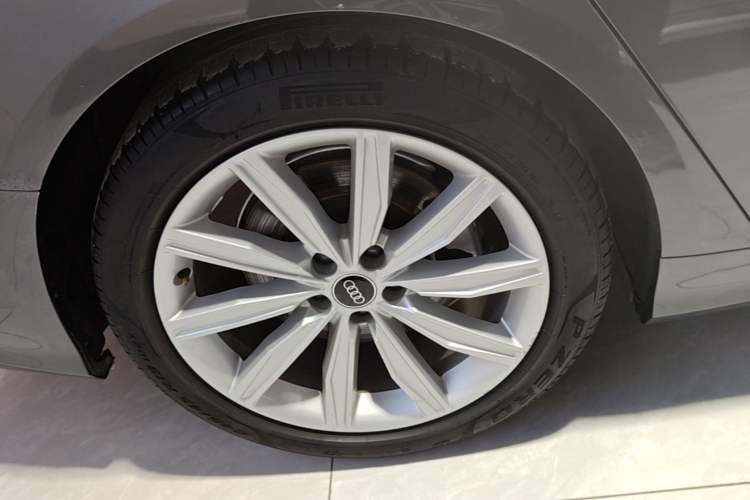 Used Audi A6L 2022 45 TFSI Prestige Dynamic Edition Right Rear Wheel Hub