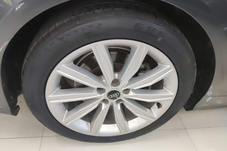 Used Audi A6L 2022 45 TFSI Prestige Dynamic Edition Right Rear Wheel Hub