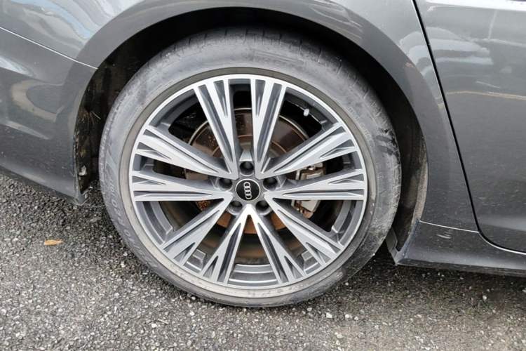 Used Audi A6L 2022 45 TFSI Prestige Dynamic Edition Right Rear Wheel Hub