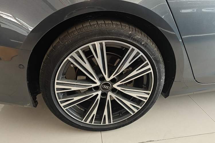 Used Audi A6L 2022 45 TFSI quattro Prestige Dynamic Edition Right Rear Wheel Hub