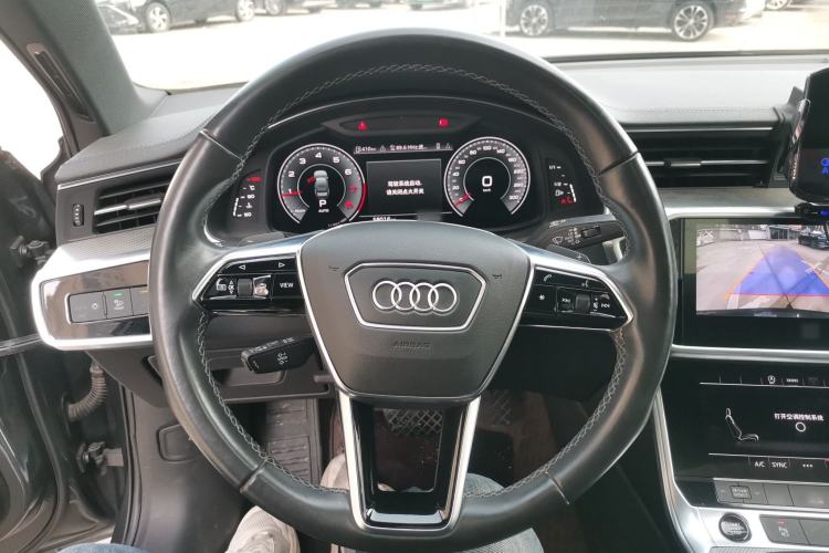 Used Audi A6L 2022 40 TFSI Luxury Dynamic Model Steering Wheel