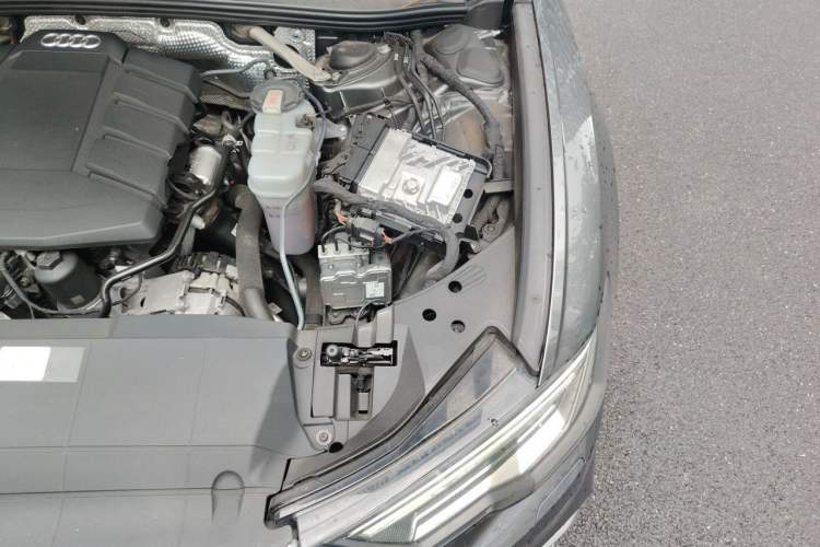 Used Audi A6L 2022 45 TFSI Prestige Dynamic Edition Engine Bay Left
